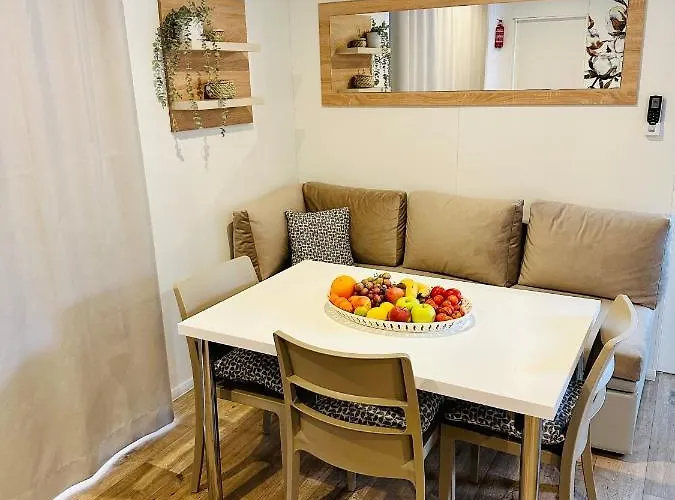 Family Grand De Luxe Mobilhome Nyaraló Selce