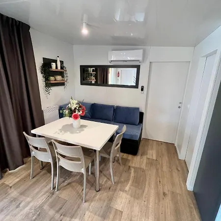 Ferienhaus Family Grand De Luxe Mobilhome *